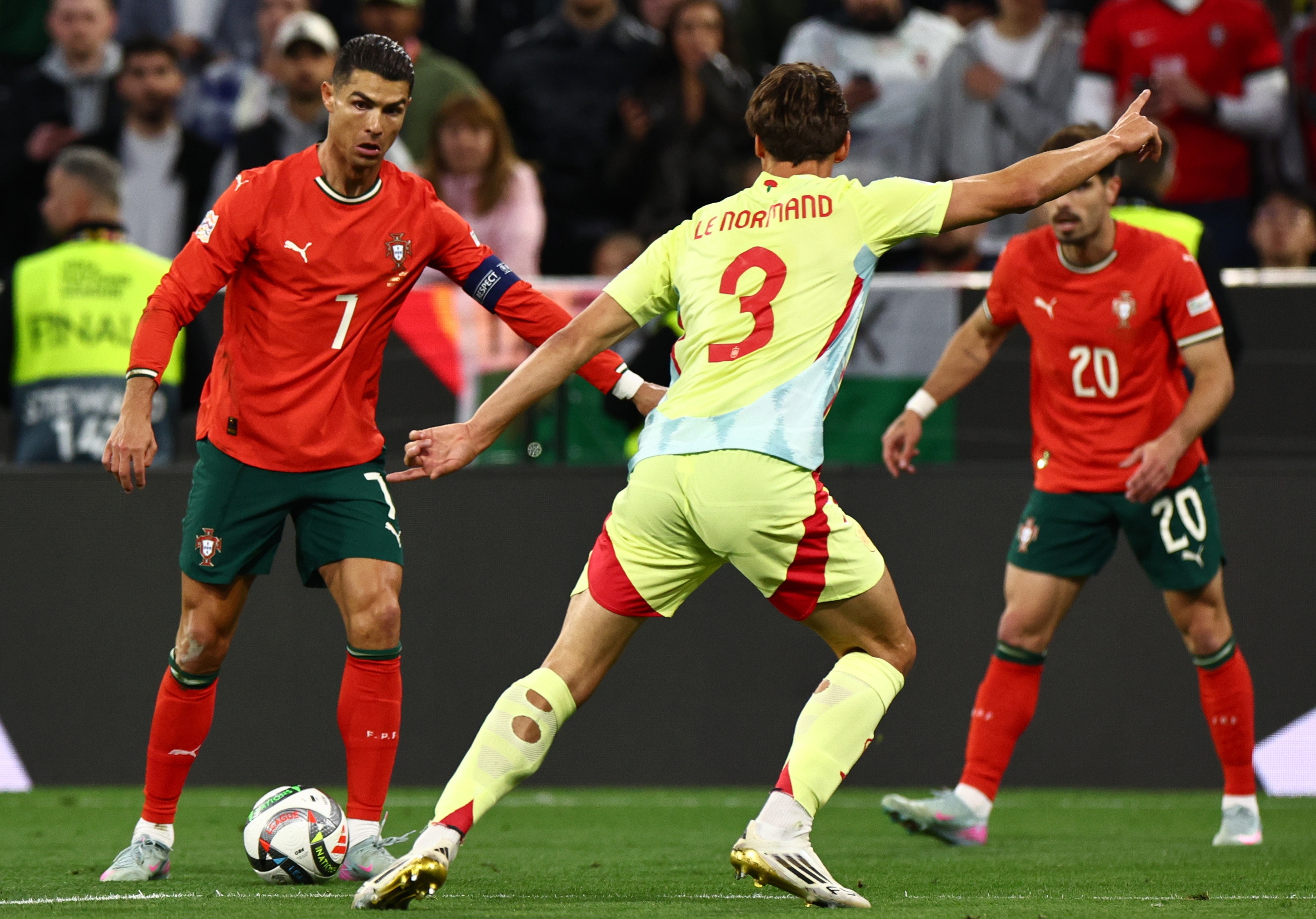 爱游戏网站-葡萄牙队在与瑞典队的比赛中险胜，晋级下一轮