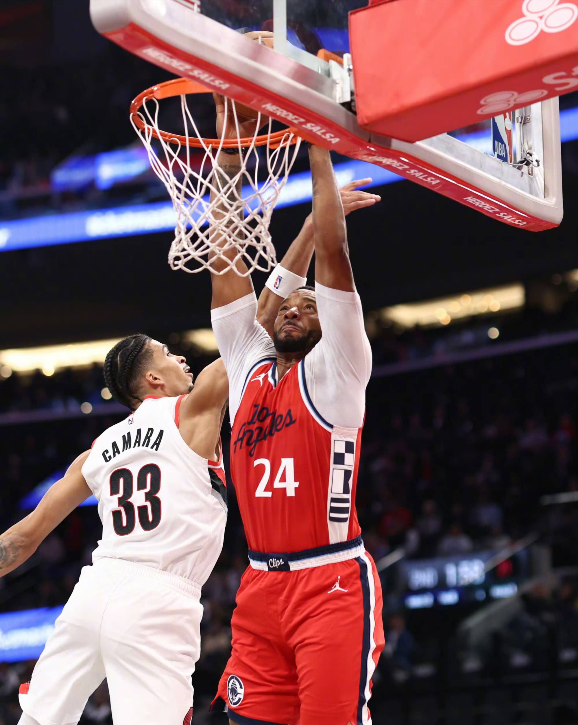 快船擒开拓者，乔治全场28分