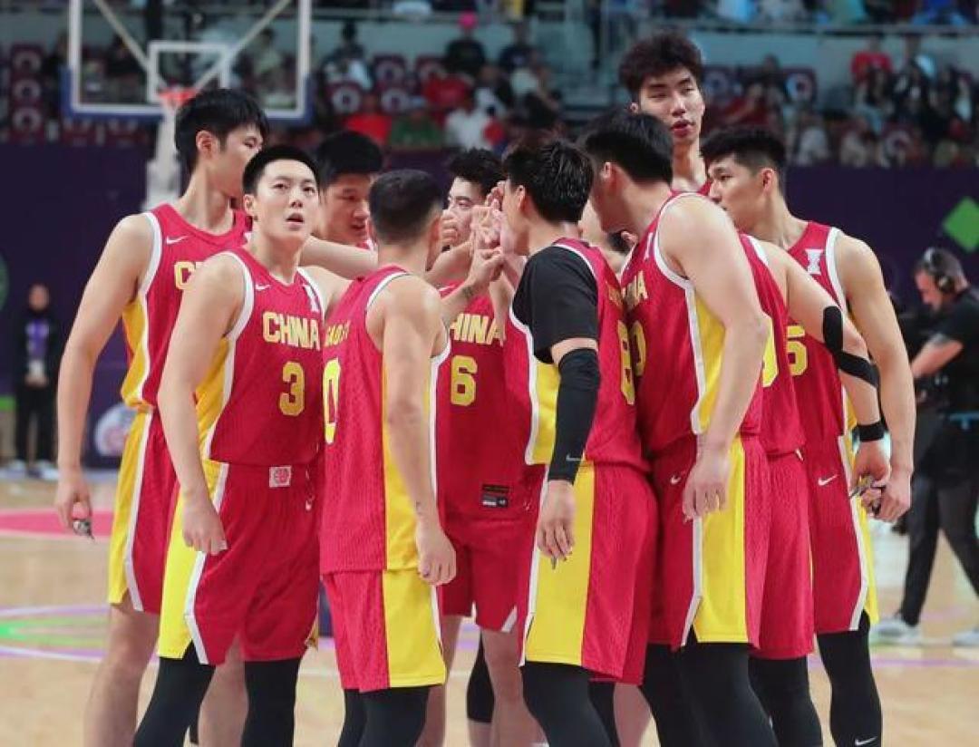 篮球战队集体开工训练，备战新赛季首战