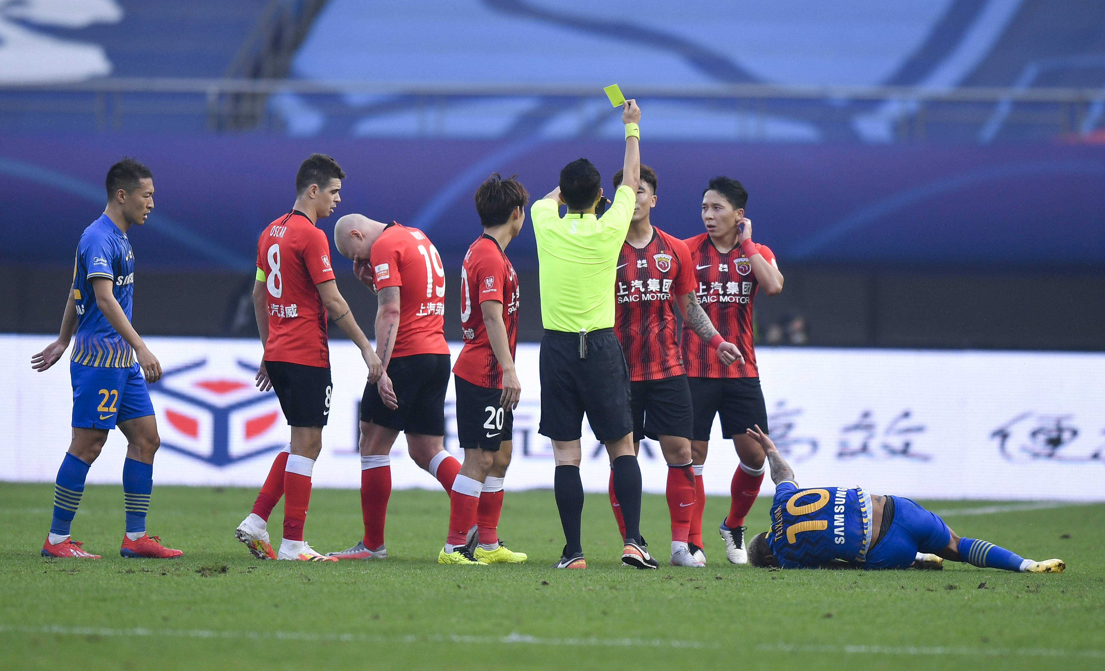 苏宁队员在比赛中表现出色，备受瞩目的简单介绍