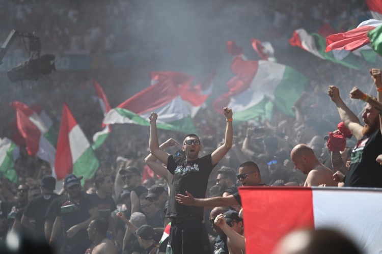 爱游戏官方入口-关于匈牙利客场战平意大利，晋级形势严峻的信息