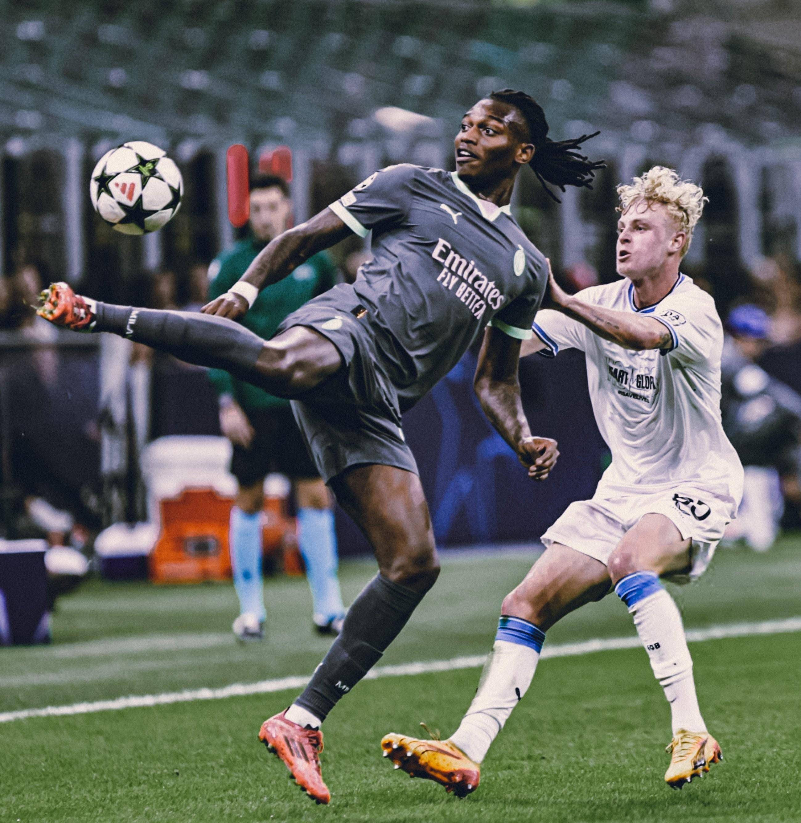 爱游戏地址-欧洲国家锦标赛中球员表现抢镜